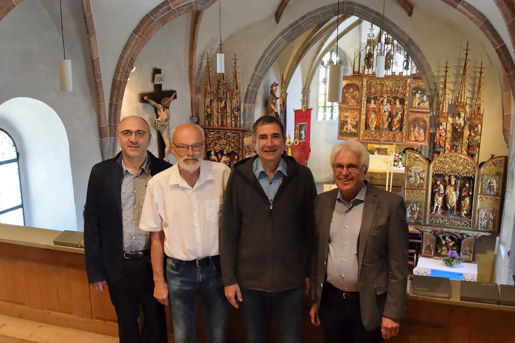 Gotikstraße unterwegs: Pfarrkirche Waldburg mit drei gotischen Flügelaltäre